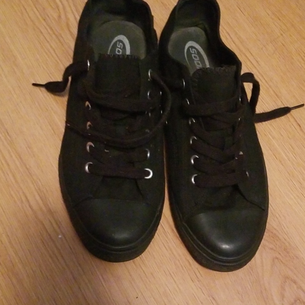 Canvas low tops laceup (converse style)